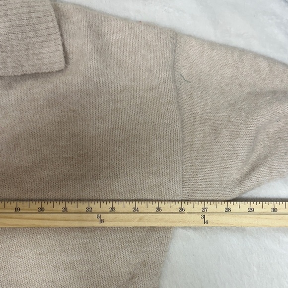 Wild Fable Beige V-Neck Sweater - Picture 7 of 8